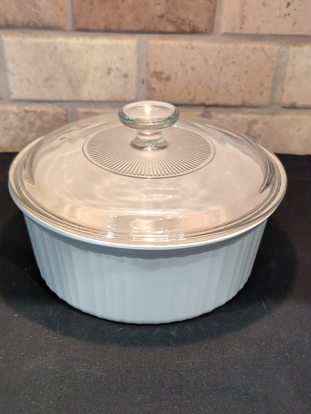 Corningware / Corning Ware French White 2.5 Quart Casserole Bowl With Glass Lid